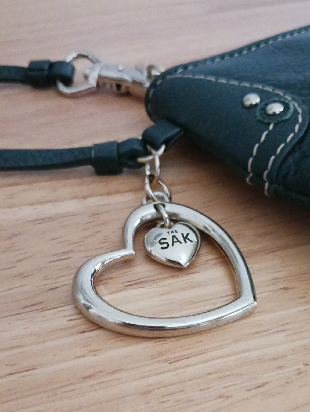 The Sak Green Leather Wristlet With Logo Charm - Picture 7 of 12